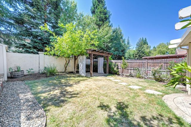 257 Union St, Roseville, CA 95678