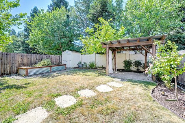 257 Union St, Roseville, CA 95678