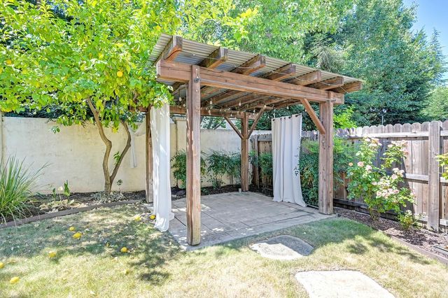 257 Union St, Roseville, CA 95678