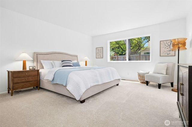 2489 239th Place NE, Sammamish, WA 98074