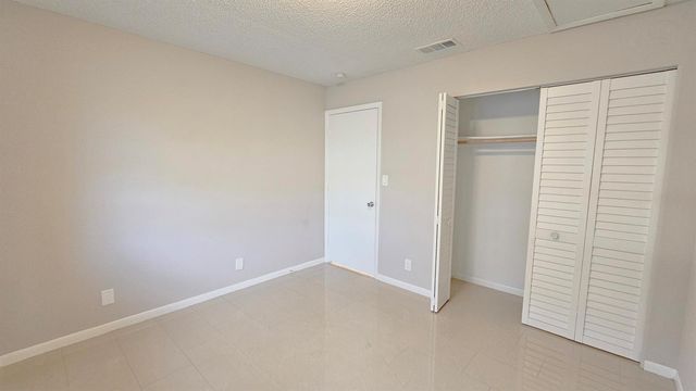 416 Lakeside Drive 129, Margate, FL 33063