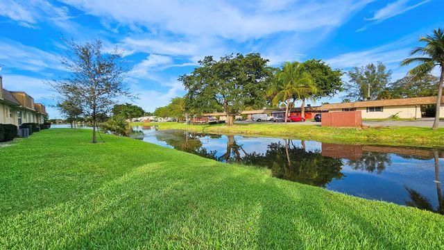 416 Lakeside Drive 129, Margate, FL 33063