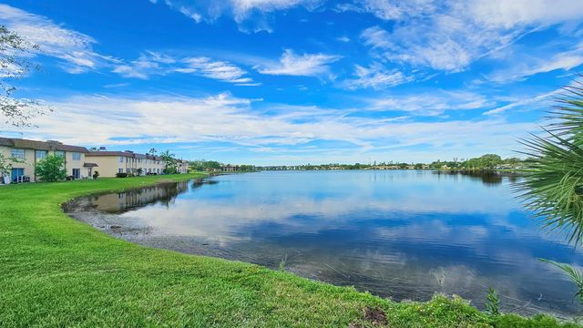 416 Lakeside Drive 129, Margate, FL 33063