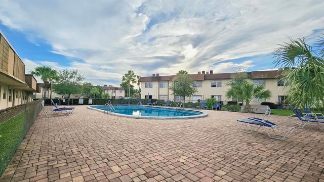 416 Lakeside Drive 129, Margate, FL 33063