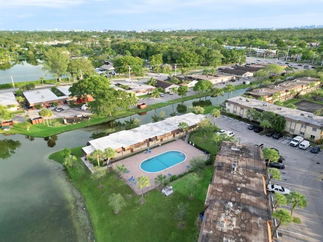 416 Lakeside Drive 129, Margate, FL 33063