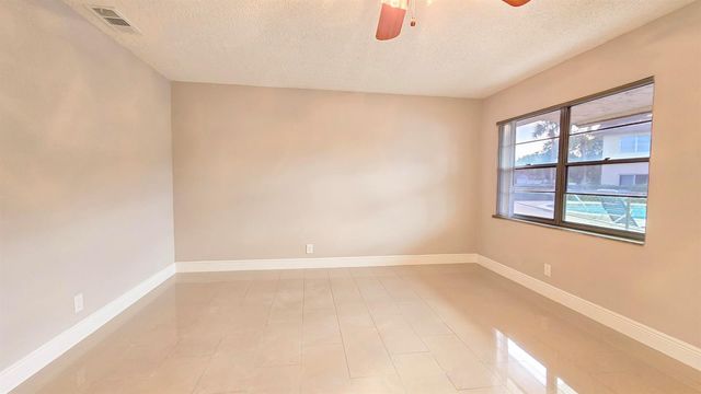 416 Lakeside Drive 129, Margate, FL 33063