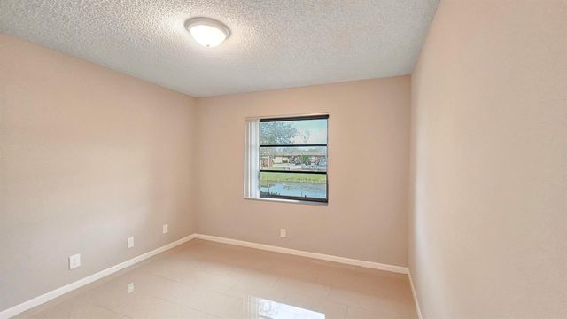 416 Lakeside Drive 129, Margate, FL 33063