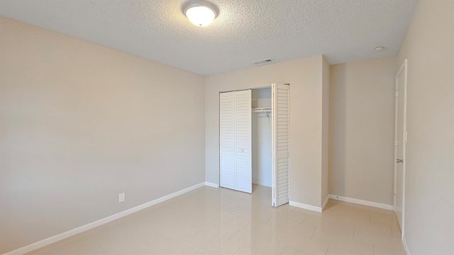 416 Lakeside Drive 129, Margate, FL 33063