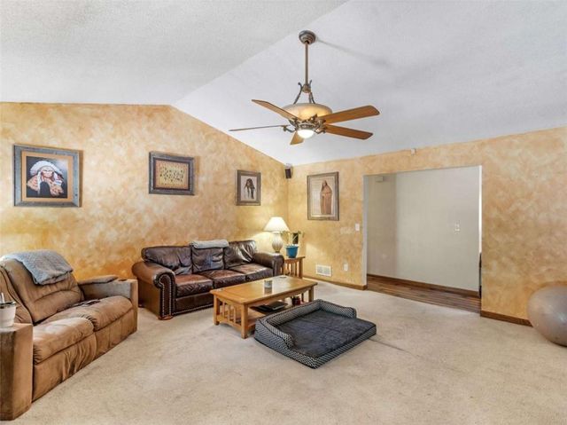 5 Ridgewood Circle, Mcdonough, GA 30252