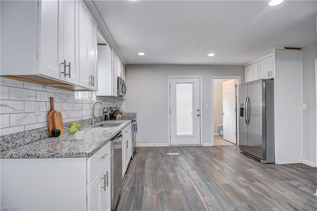 20 Jordan LN, Portsmouth, VA 23703