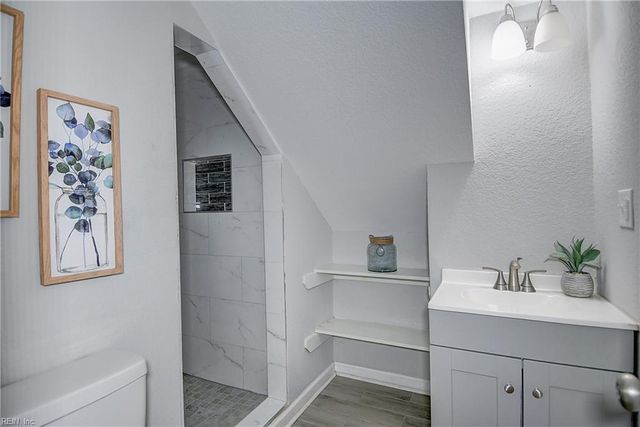 20 Jordan LN, Portsmouth, VA 23703