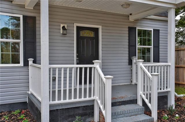 20 Jordan LN, Portsmouth, VA 23703