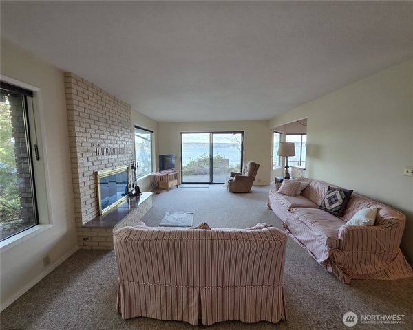 81 Wa Wa Point Place, Brinnon, WA 98320