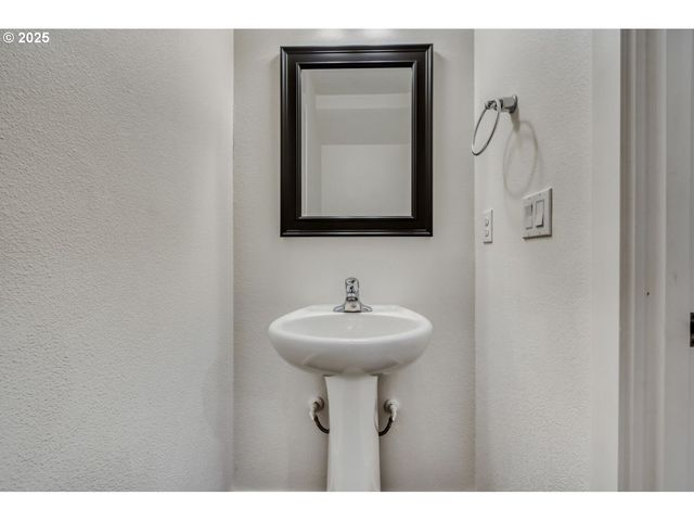 847 S 23RD Ave, Cornelius, OR 97113