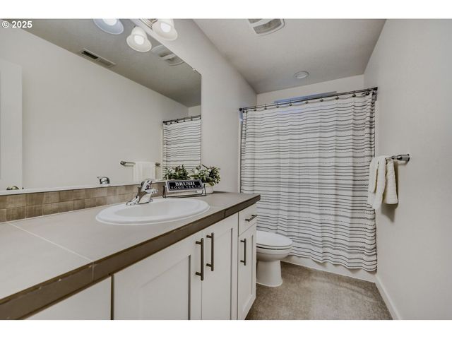 847 S 23RD Ave, Cornelius, OR 97113