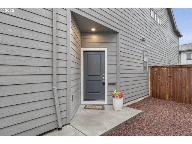 847 S 23RD Ave, Cornelius, OR 97113