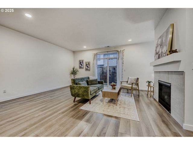 847 S 23RD Ave, Cornelius, OR 97113