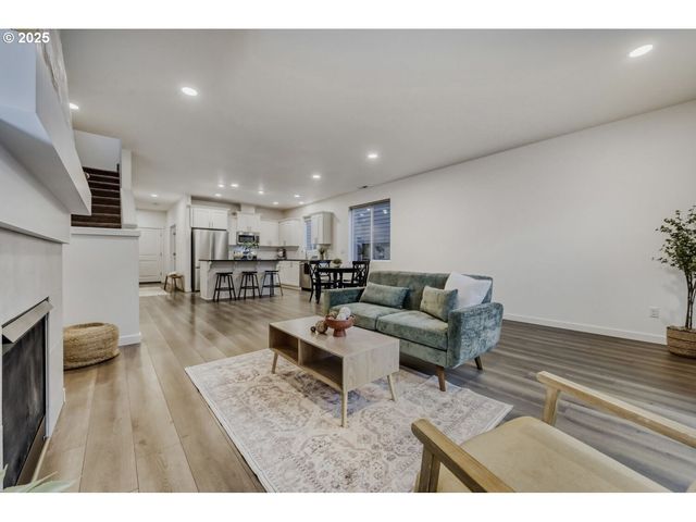 847 S 23RD Ave, Cornelius, OR 97113