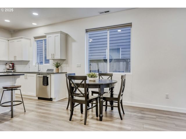 847 S 23RD Ave, Cornelius, OR 97113