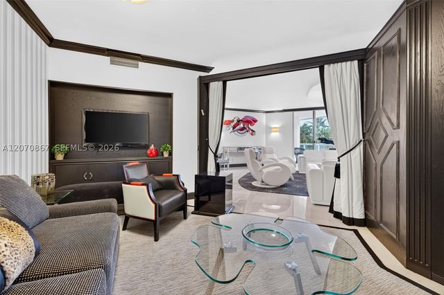 21050 Point Pl 403, Aventura, FL 33180