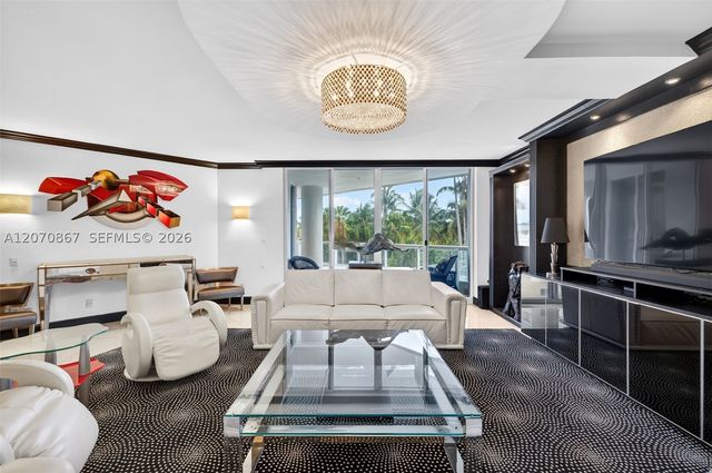 21050 Point Pl 403, Aventura, FL 33180