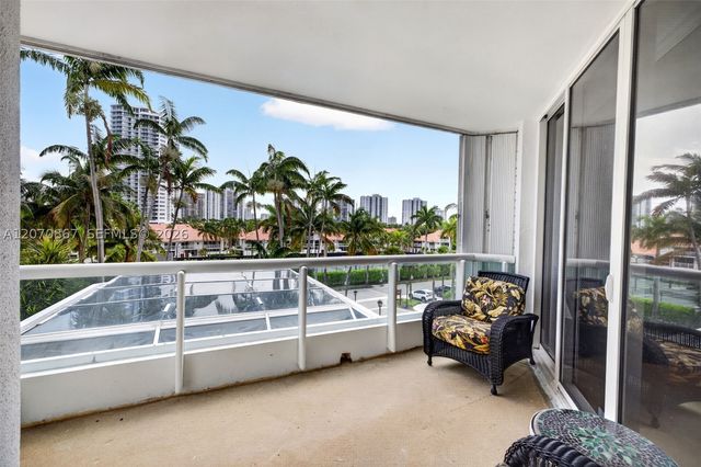 21050 Point Pl 403, Aventura, FL 33180