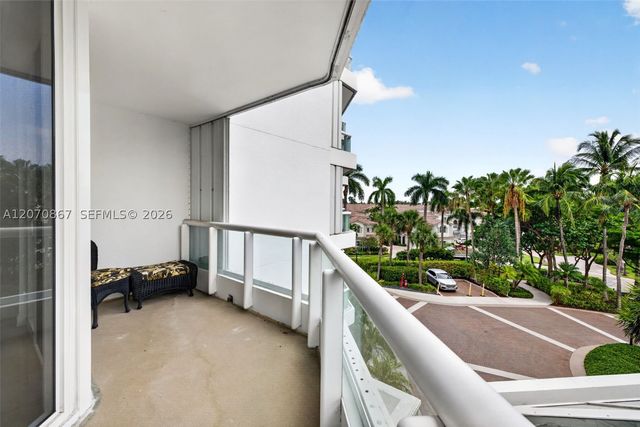 21050 Point Pl 403, Aventura, FL 33180