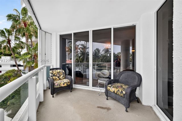 21050 Point Pl 403, Aventura, FL 33180