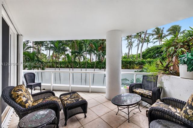 21050 Point Pl 403, Aventura, FL 33180