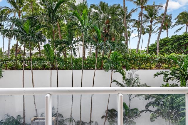21050 Point Pl 403, Aventura, FL 33180