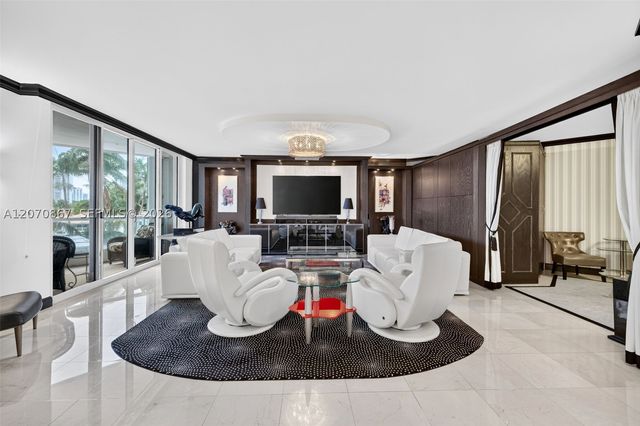 21050 Point Pl 403, Aventura, FL 33180