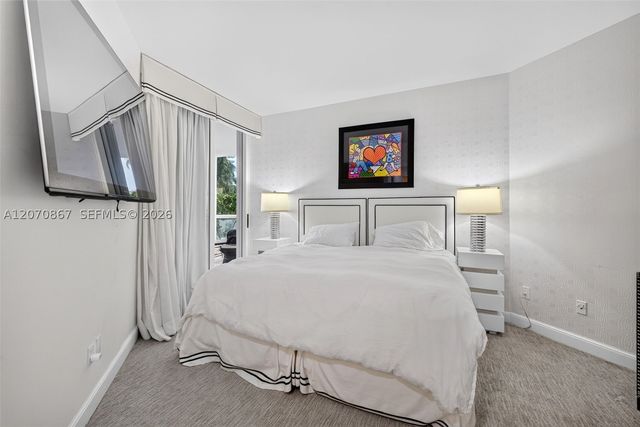 21050 Point Pl 403, Aventura, FL 33180
