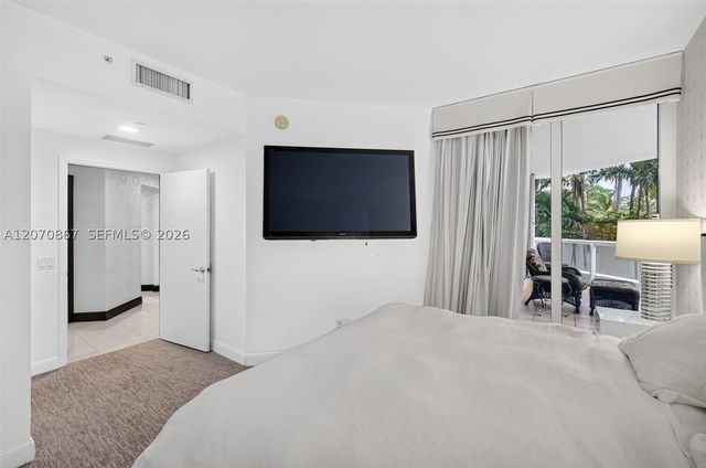 21050 Point Pl 403, Aventura, FL 33180