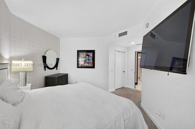 21050 Point Pl 403, Aventura, FL 33180