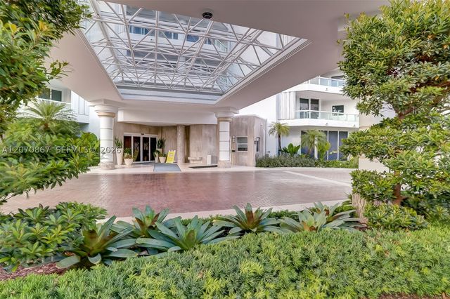 21050 Point Pl 403, Aventura, FL 33180