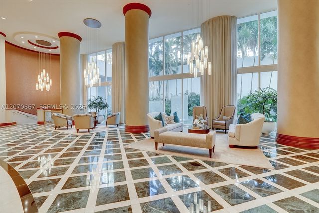 21050 Point Pl 403, Aventura, FL 33180