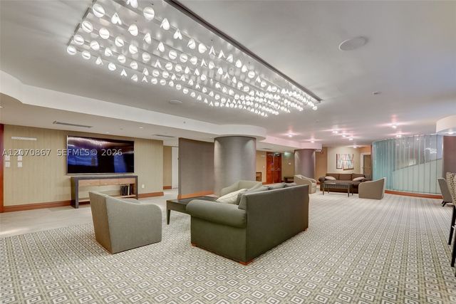 21050 Point Pl 403, Aventura, FL 33180