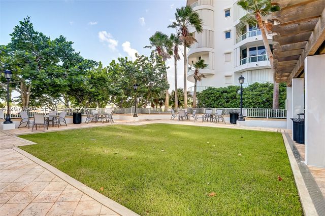 21050 Point Pl 403, Aventura, FL 33180