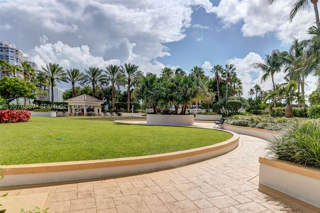 21050 Point Pl 403, Aventura, FL 33180