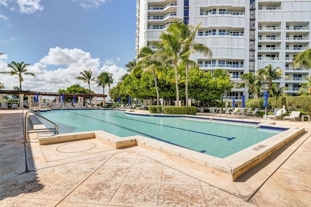 21050 Point Pl 403, Aventura, FL 33180