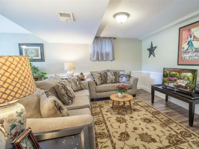 901 E Willow Street, Clinton, MO 64735