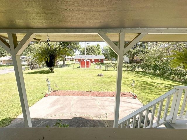 901 E Willow Street, Clinton, MO 64735