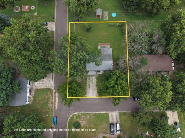 901 E Willow Street, Clinton, MO 64735
