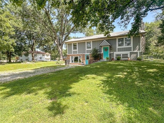 901 E Willow Street, Clinton, MO 64735