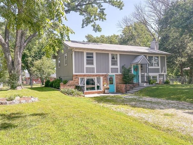 901 E Willow Street, Clinton, MO 64735
