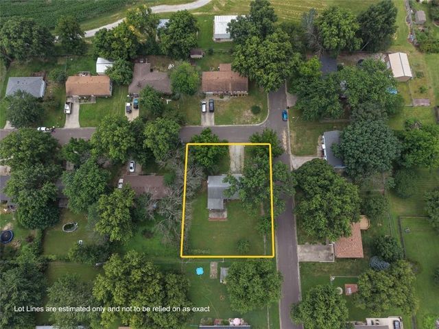901 E Willow Street, Clinton, MO 64735