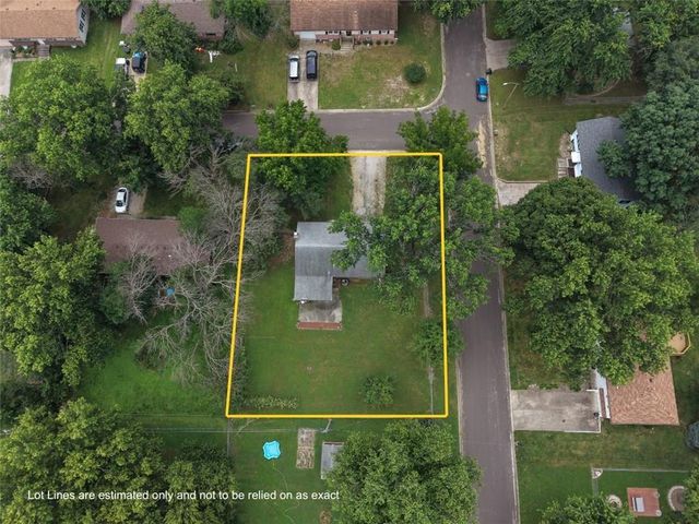 901 E Willow Street, Clinton, MO 64735