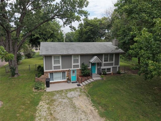 901 E Willow Street, Clinton, MO 64735