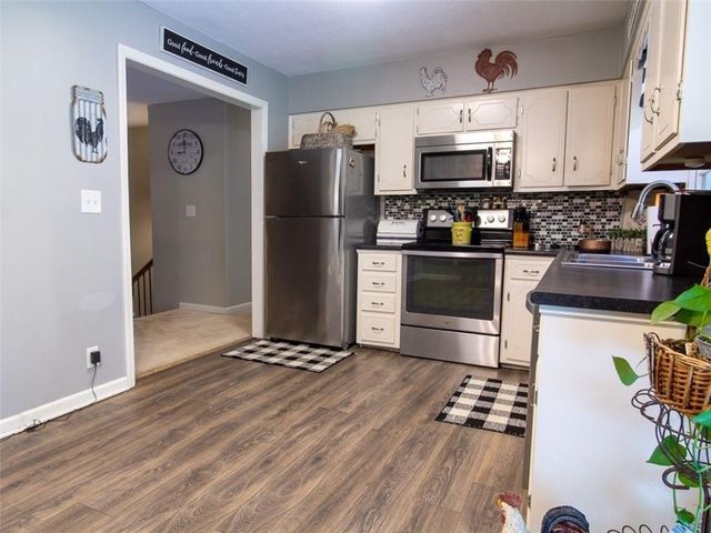901 E Willow Street, Clinton, MO 64735