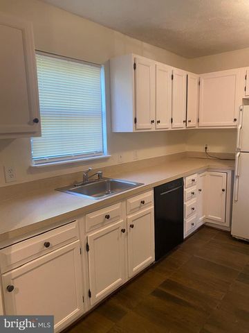 8637 CARTWRIGHT CT, Manassas Park, VA 20111
